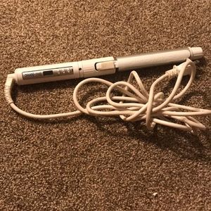 Curling iron by bio ionic / swirling